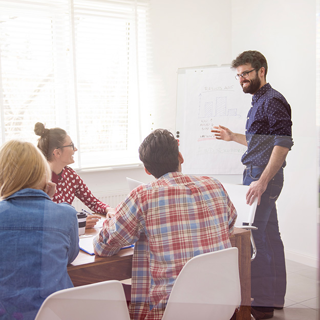 carre-executive-presenting-strategy-work